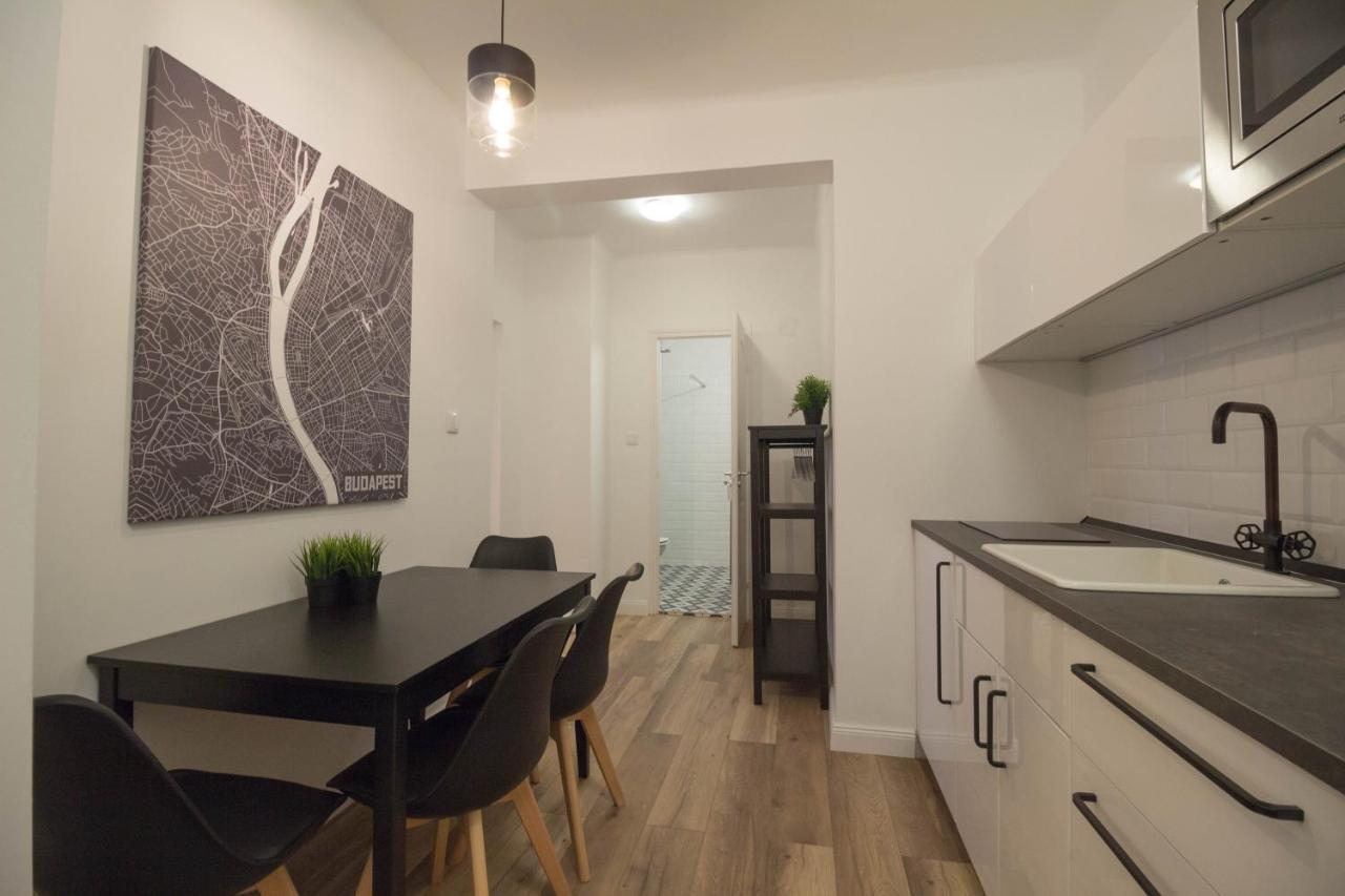 Standard Apartment By Hi5 - Madach Budapest Eksteriør bilde