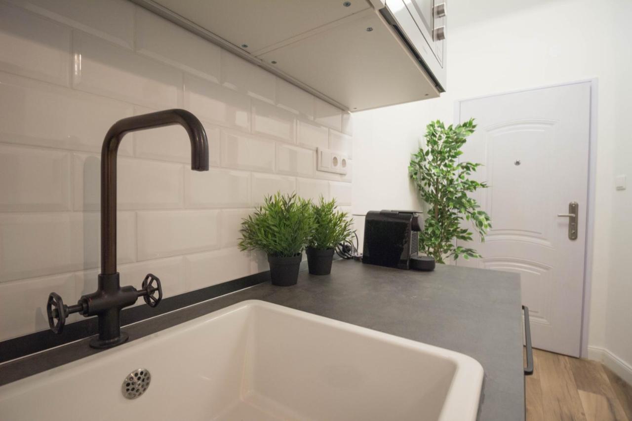 Standard Apartment By Hi5 - Madach Budapest Eksteriør bilde